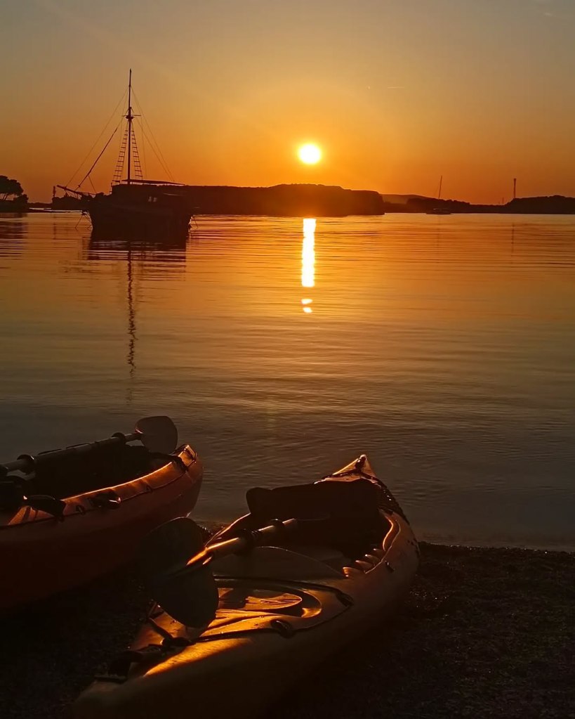 Scenic kayak route around the fortress walls of Šibenik’s historic harbor
